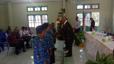 Bupati Lembata Serahkan SK 90 Kepala Sekolah, Tekankan Profesionalisme dan Integritas