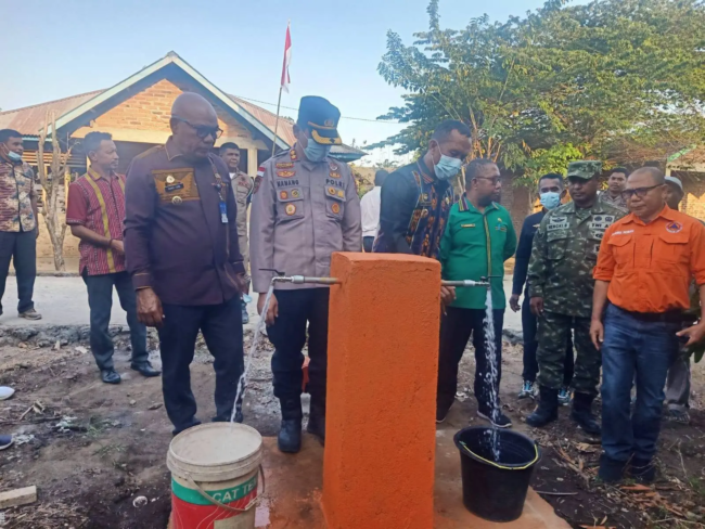 peresmian sumur bor lembata